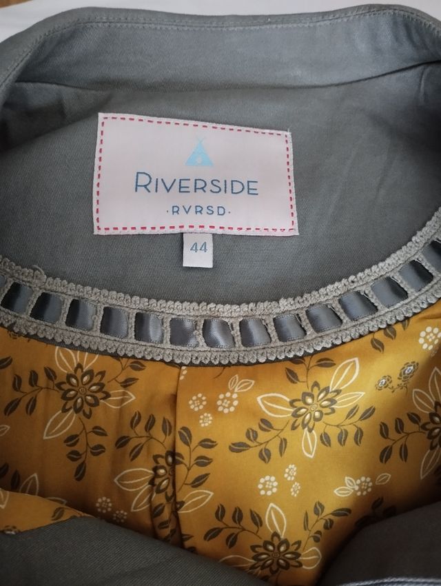 Faldas cuarenta y dos cuarenta y cuatro