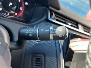 Land-Rover Range Rover Velar 2.0 D240 177kW R-Dynamic 4WD Auto