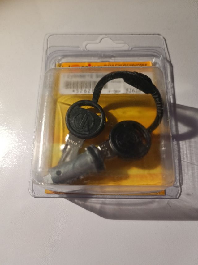 Bombín caravana con dos llaves