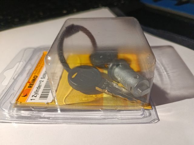 Bombín caravana con dos llaves