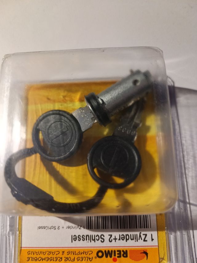 Bombín caravana con dos llaves