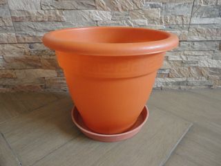 76 MACETAS PLÁSTICO