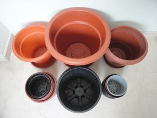 76 MACETAS PLÁSTICO