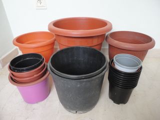 76 MACETAS PLÁSTICO