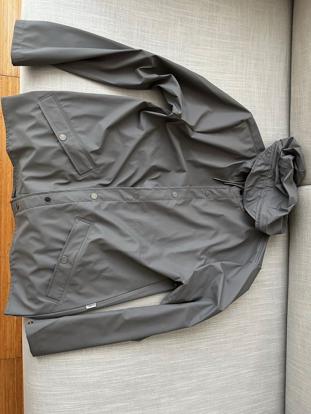 Parka gabardine Rains tamanho S cinza nova