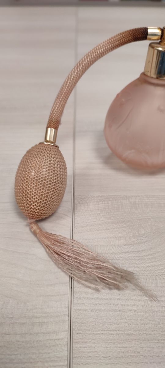 Porta profumo dispenser e nebulizzatore