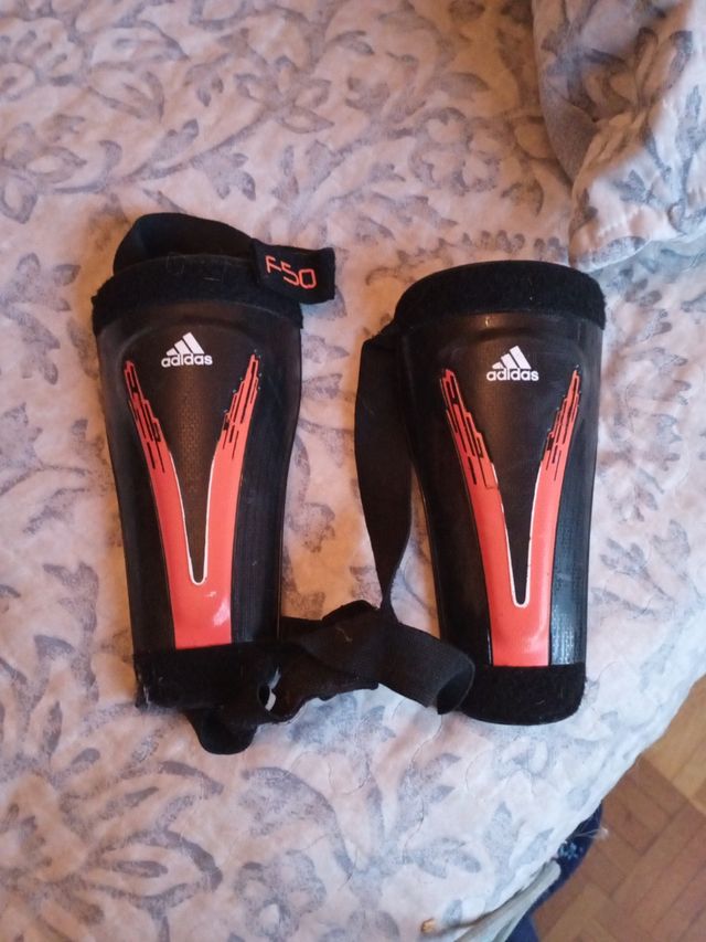 Espinilleras pequeñas