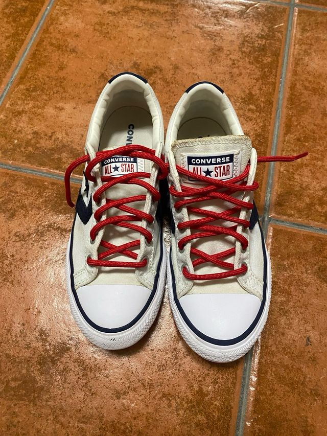 Zapatillas de niño Converse.