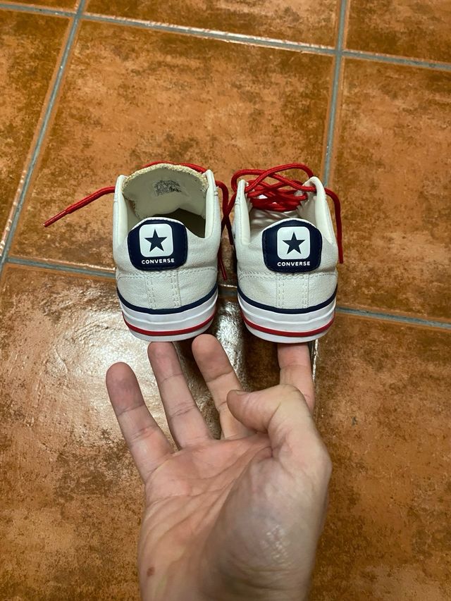 Zapatillas de niño Converse.