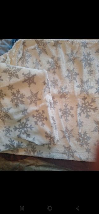 Plaid bianco con fiocchi di neve