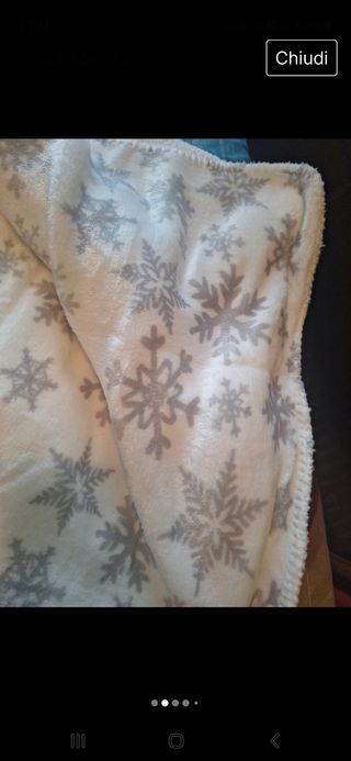 Plaid bianco con fiocchi di neve