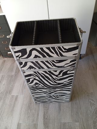 Se vende carrito de estética