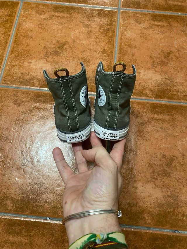 Zapatillas de niño Converse.