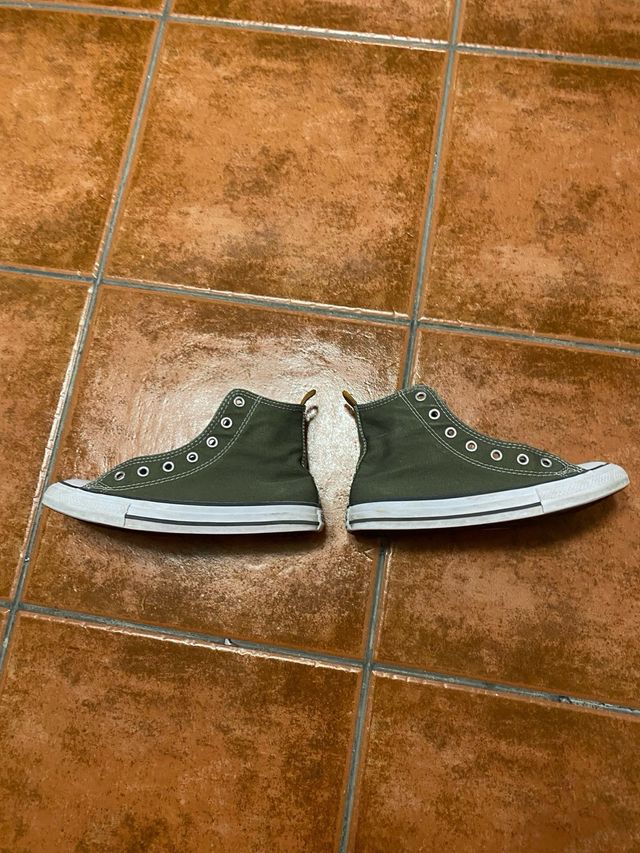 Zapatillas de niño Converse.