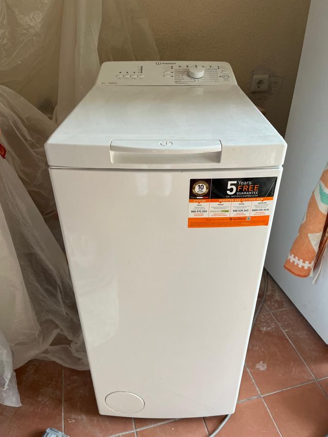 Lavadora Indesit 6Kg 1000rpm carga superior