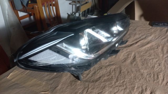 Faro delantero derecho Jaguar XE