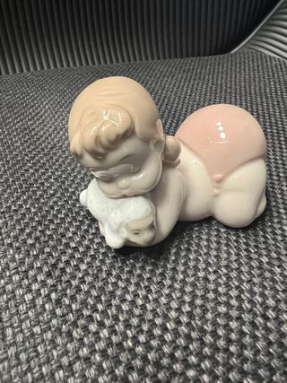 Preciosa figura porcelana NAO