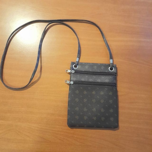 Tracolla borsetta pelle marrone. Tasche