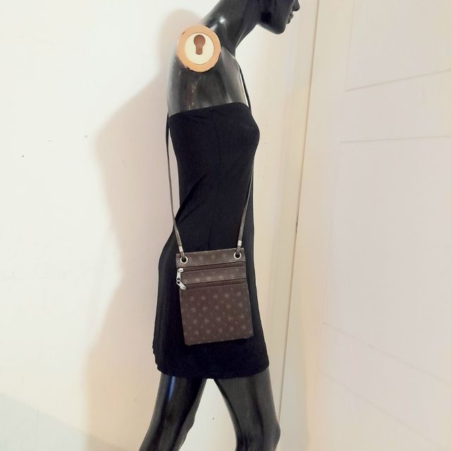 Tracolla borsetta pelle marrone. Tasche