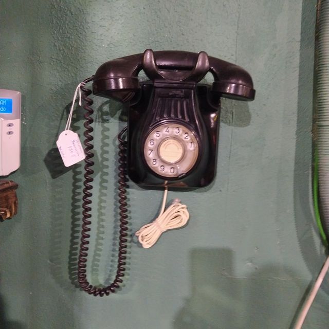 ANTIGUO TELÉFONO PARED BAQUELITA