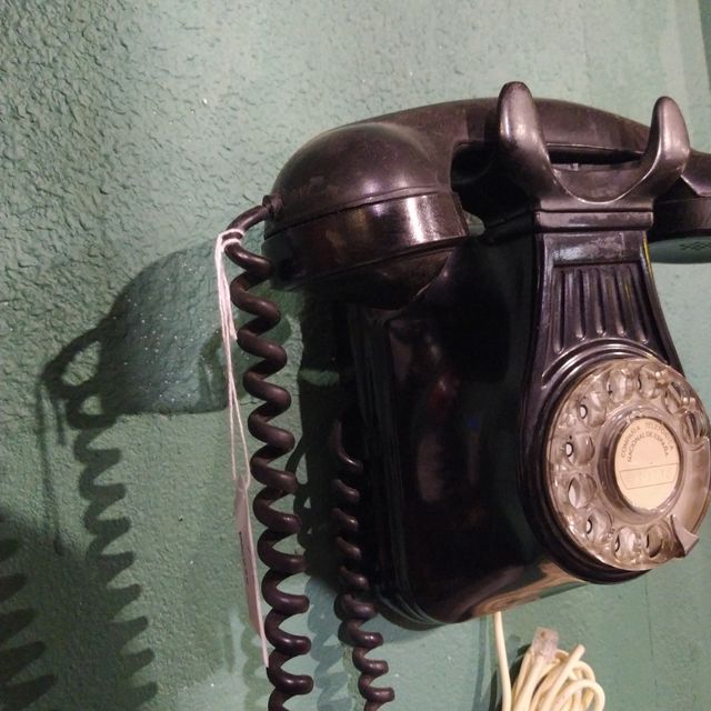ANTIGUO TELÉFONO PARED BAQUELITA