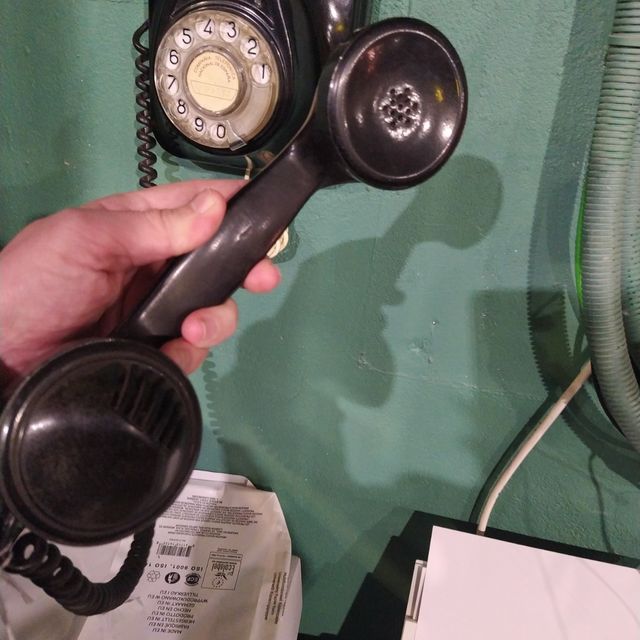 ANTIGUO TELÉFONO PARED BAQUELITA