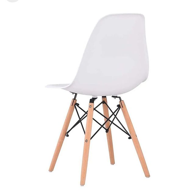 4 SILLAS NUEVAS + MESA 110CM