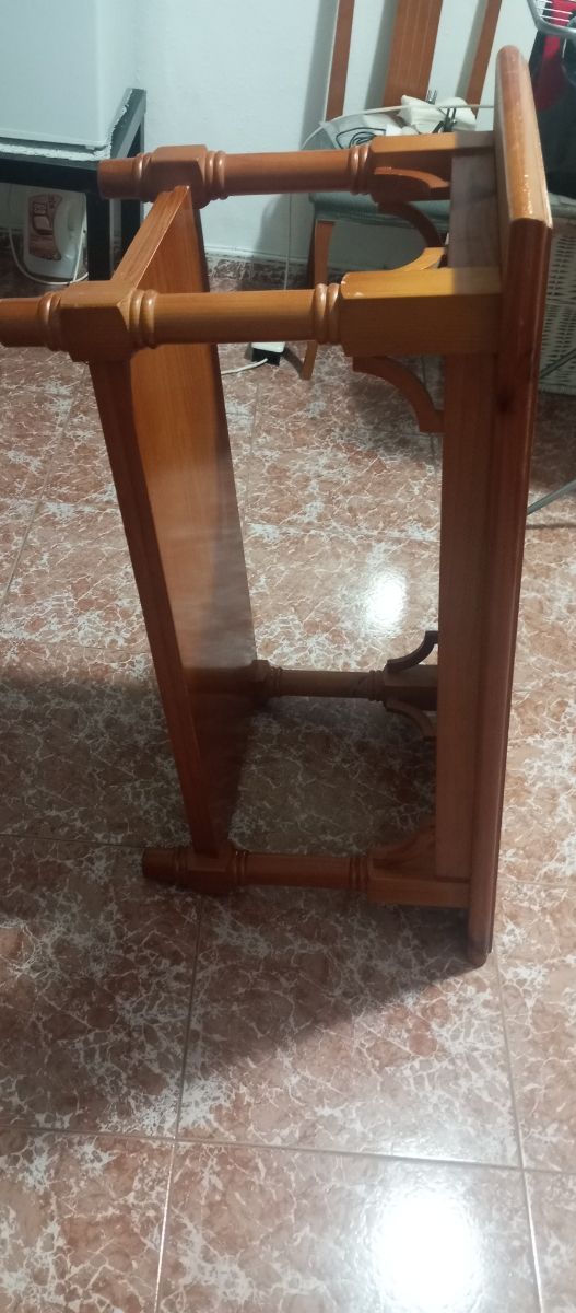 Mesa de sofá o de centro.