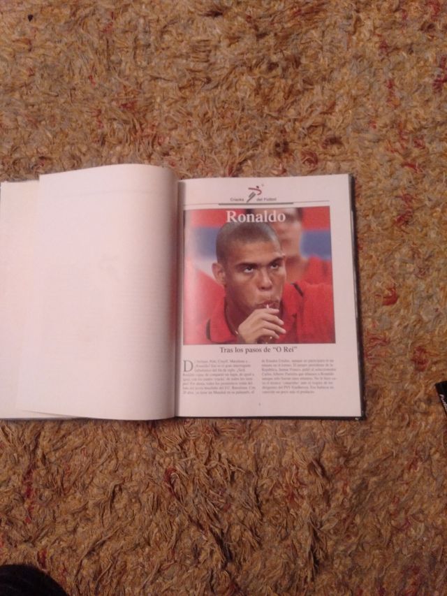 DOS LIBROS CRACKS Y LEYENDAS DEL FÚTBOL 