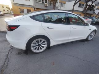 Tesla Model 3 2021 standar range