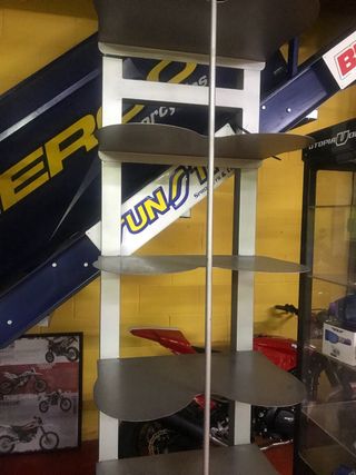 Estanteria para cascos