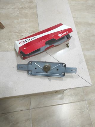 Cerradura persiana garaje