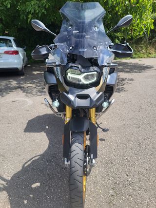 MOTO BMW F 850GS ADVENTURE.