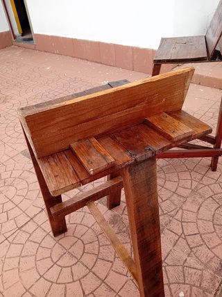 Sgabelli in legno