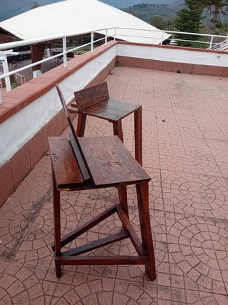 Sgabelli in legno