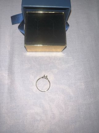 Anillo de compromiso oro 18k con circonita