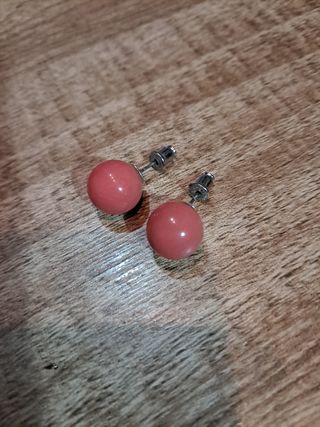 Pendientes de coral rosa