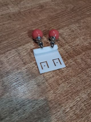 Pendientes de coral rosa