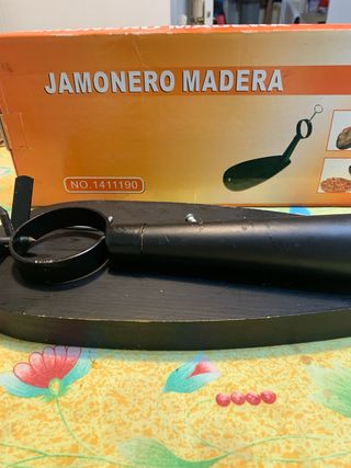 Jamonero de madera