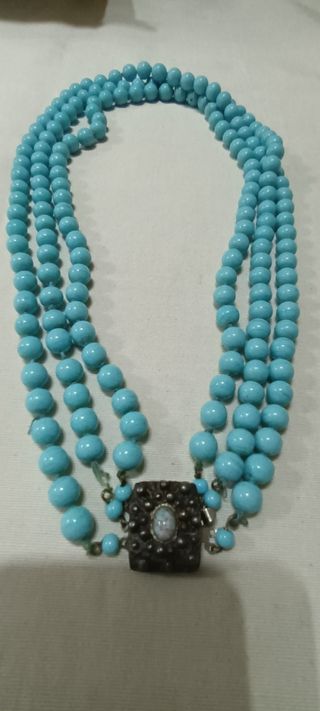 Collar perlas azules marca dag