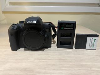 Camara Canon EOS 750D + objetivos/cargador/mochila