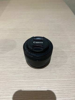 Camara Canon EOS 750D + objetivos/cargador/mochila