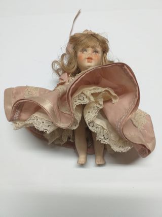 Bambola in porcellana 3