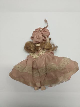 Bambola in porcellana 3