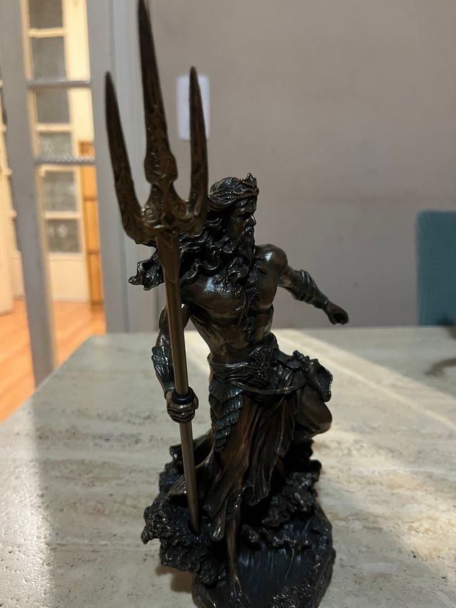 figura Poseidon