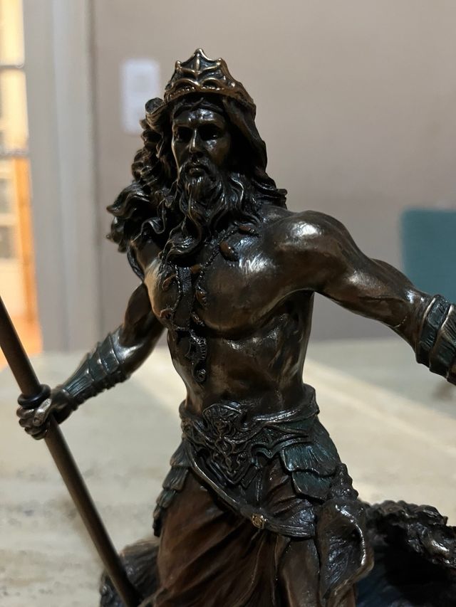 figura Poseidon