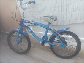 Bicicleta pequeña niño