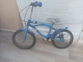 Bicicleta pequeña niño