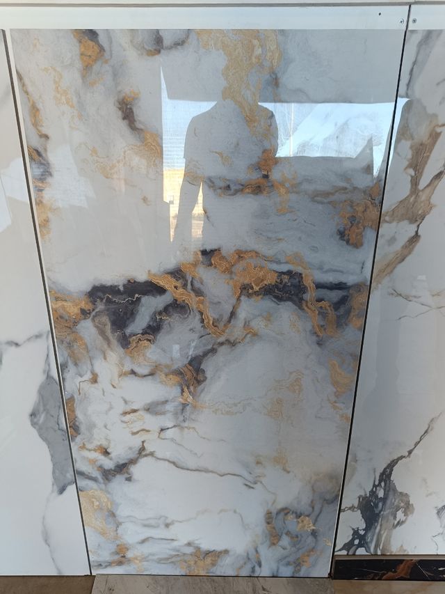 Azulejos y Porcelánico para tu obra 🏗️