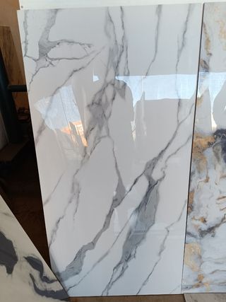 Azulejos y Porcelánico para tu obra 🏗️
